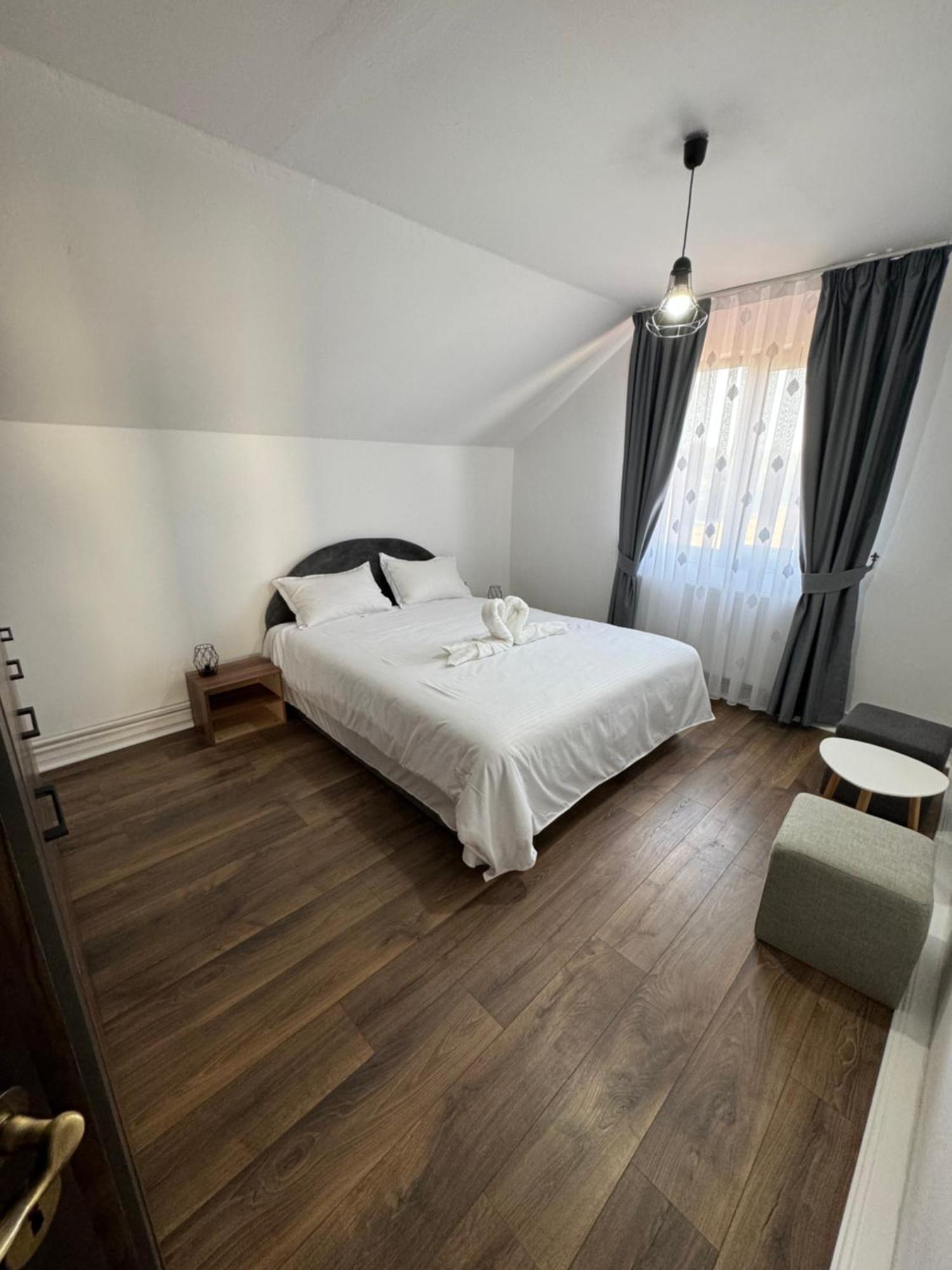 Casa Casy Villa Oradea Buitenkant foto